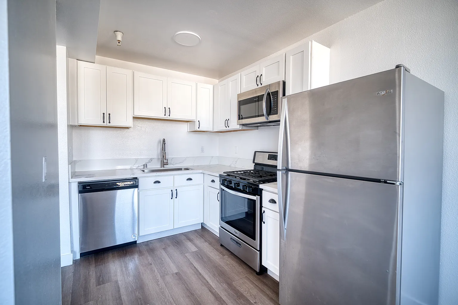 Los Angeles Apartment: 1229 N Mansfield Ave