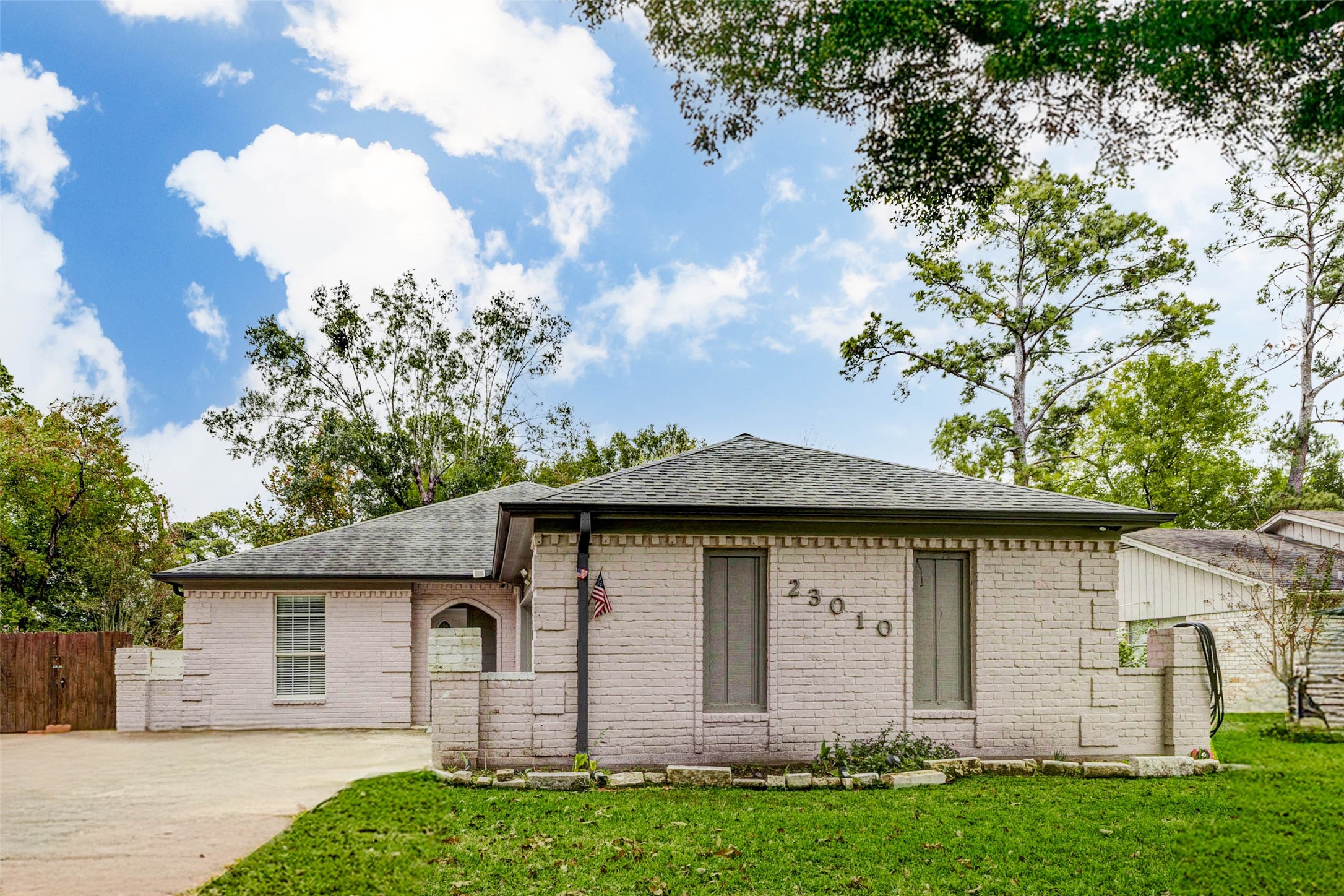 Spring Condo: 23010 Bayleaf Drive