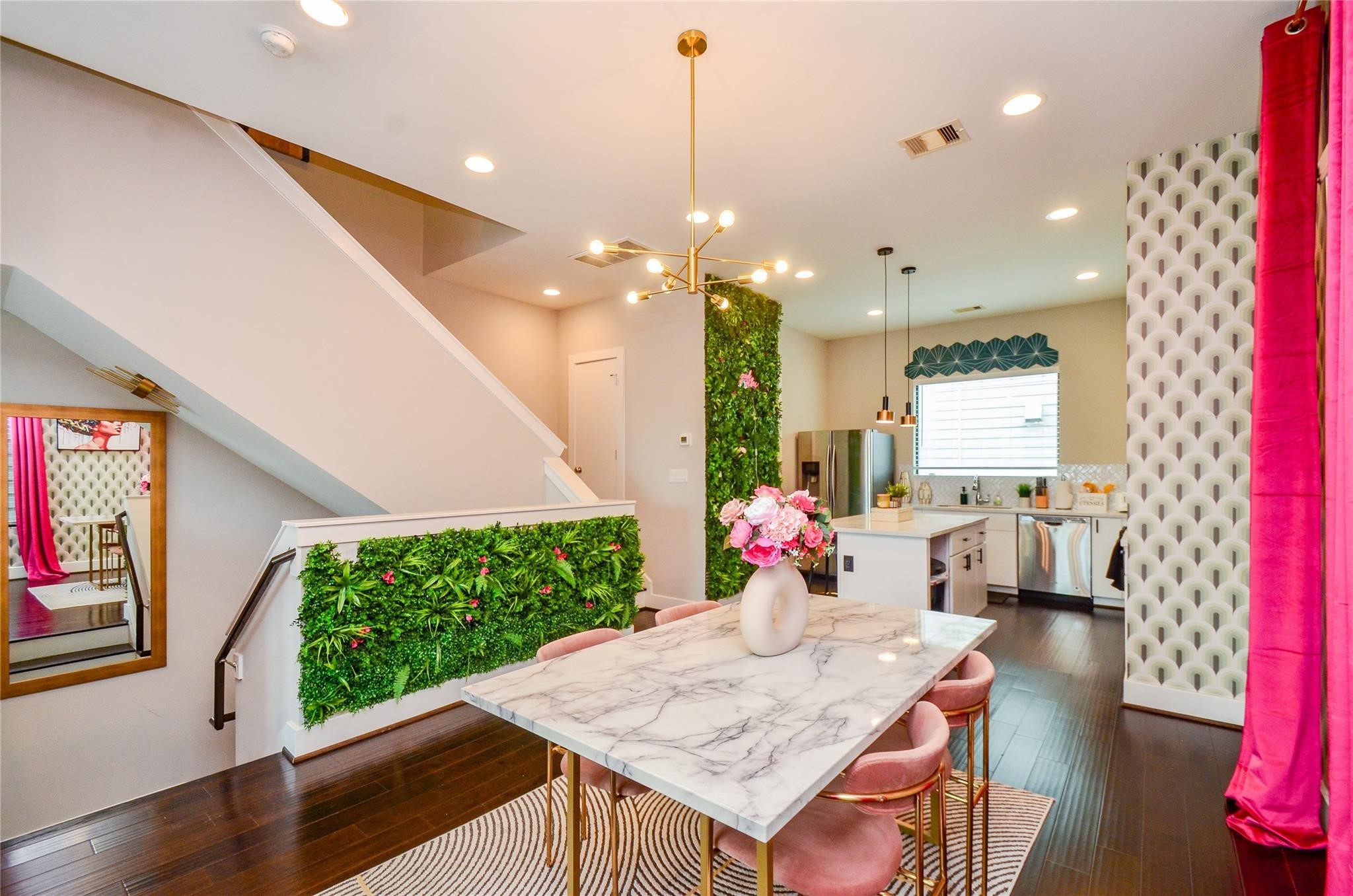 Houston Condo: 3804 Leeland Street