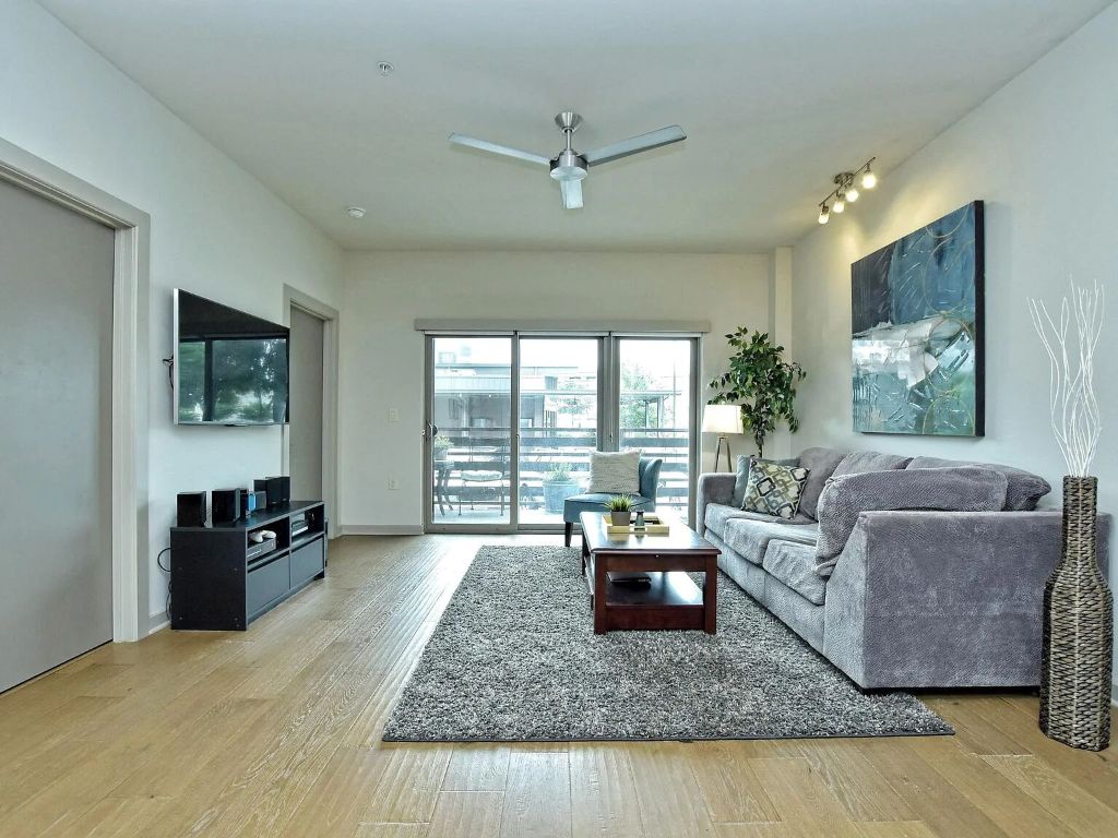 Austin Condo: 3600 South Lamar Boulevard