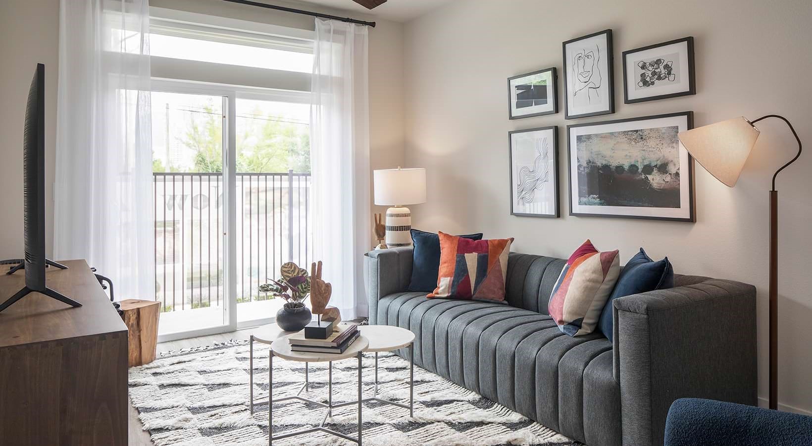 Houston Condo: 2425 Bell Street