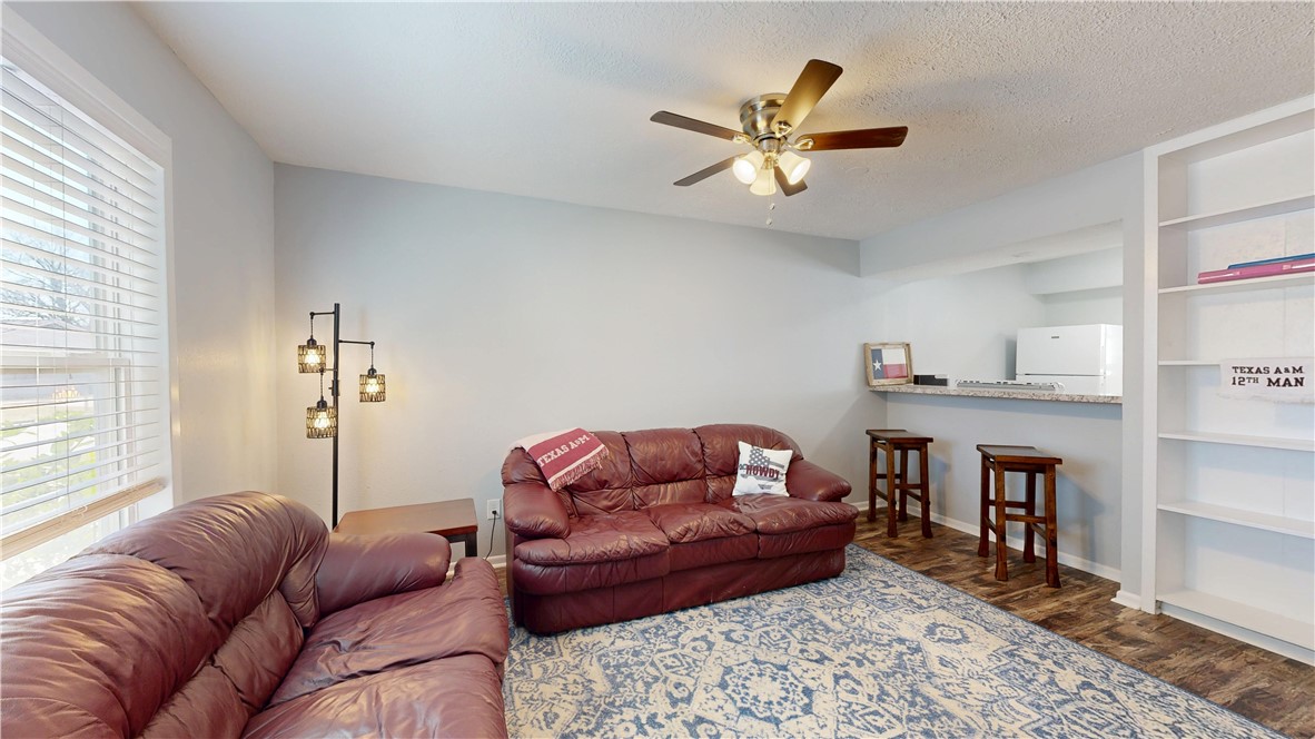 College Station Condo: 1325 Airline Drive