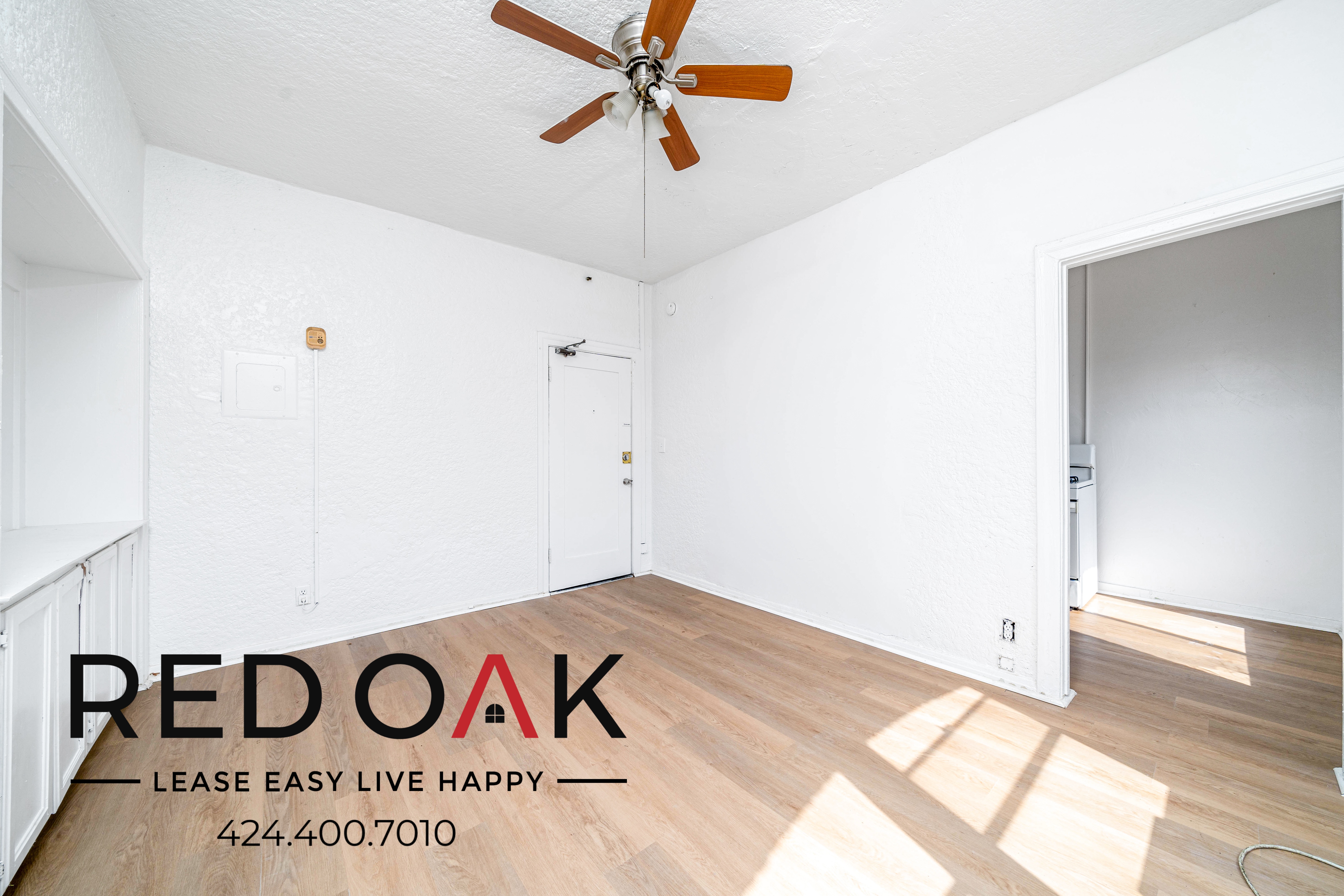 Los Angeles Apartment: 1243 S Mariposa Ave