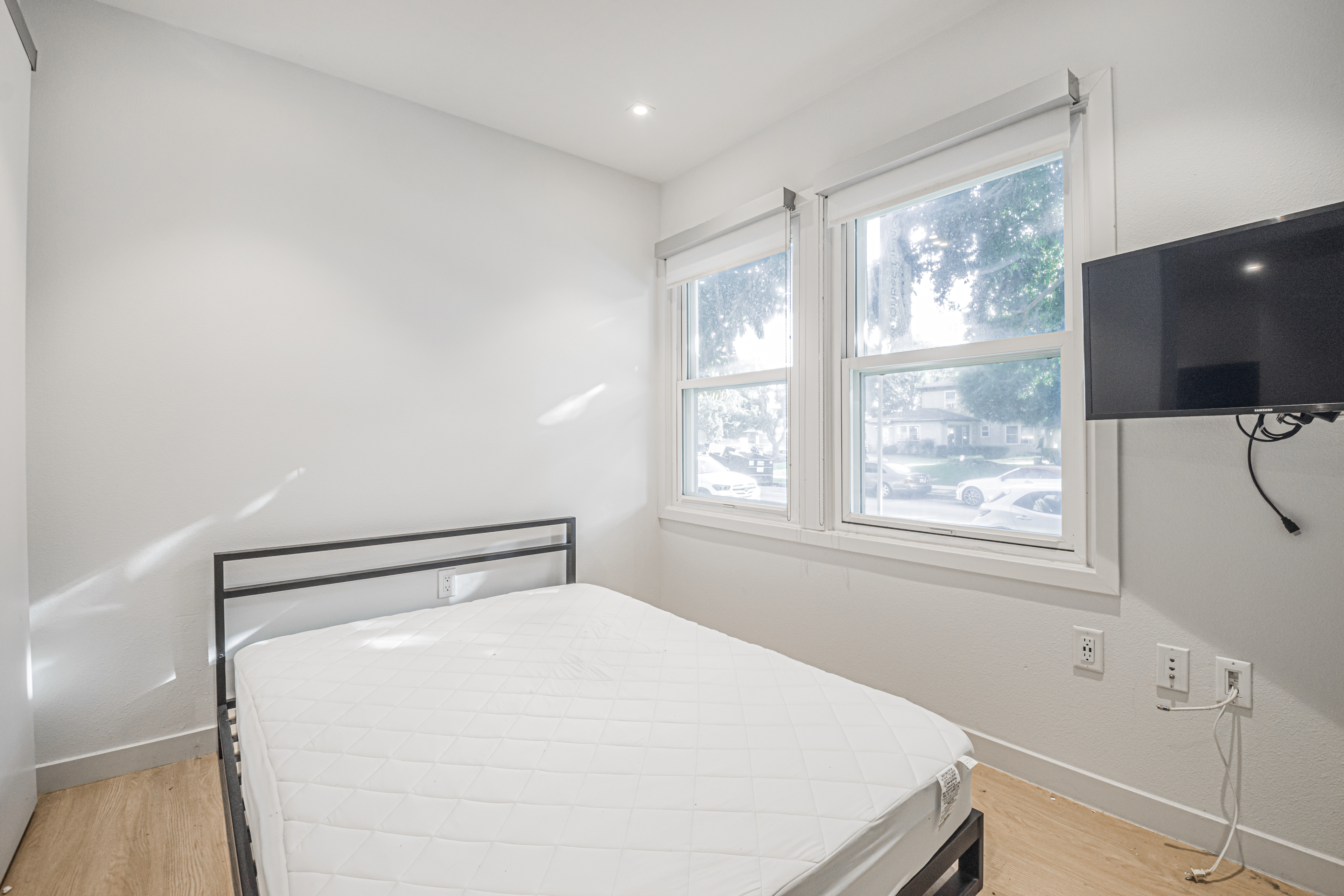 Los Angeles Condo: 5869.5B W 88th St