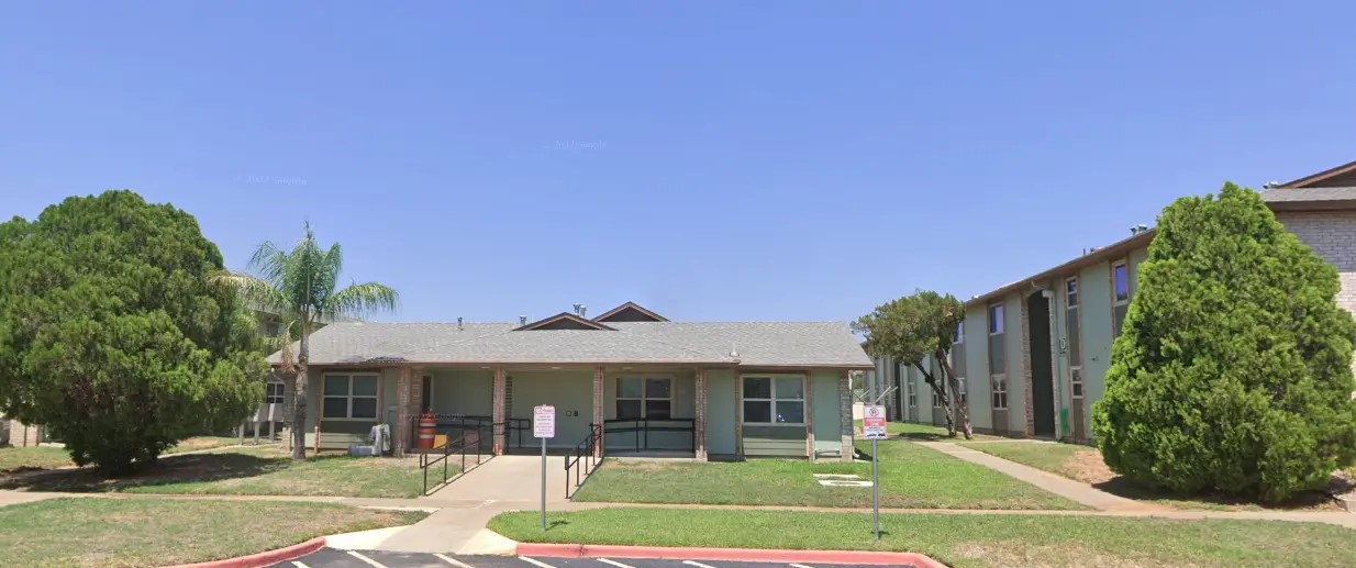 Laredo Condo: 300 East Mann Road