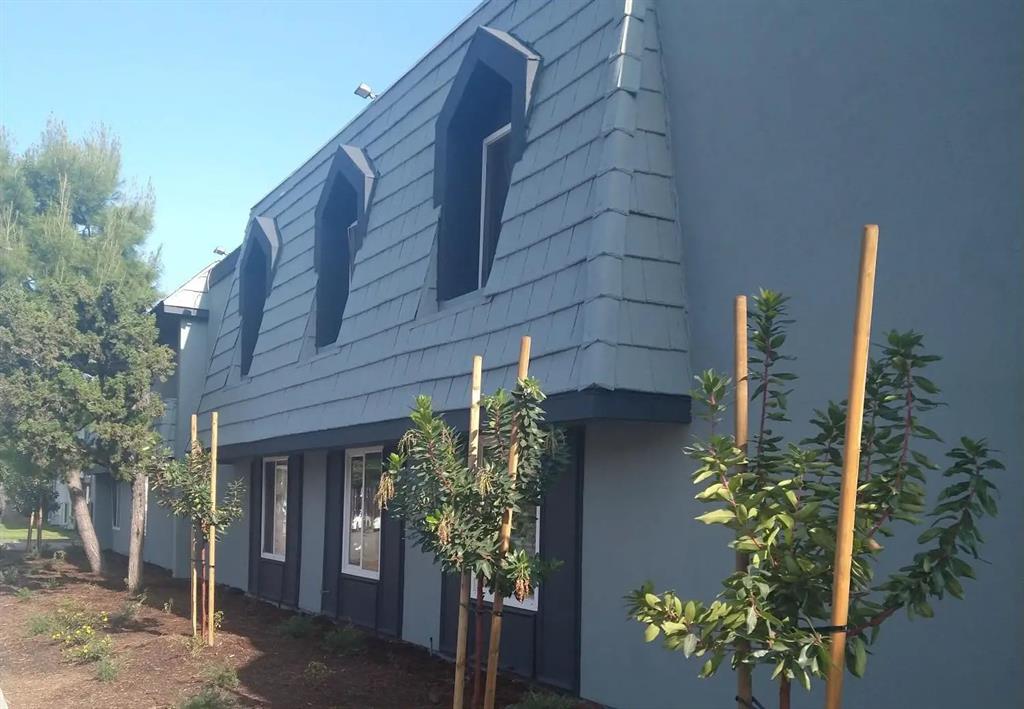 Long Beach Condo: 5560 Ackerfield Avenue