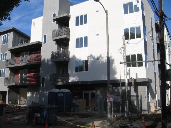 Los Angeles Condo: 1555 Gordon Street