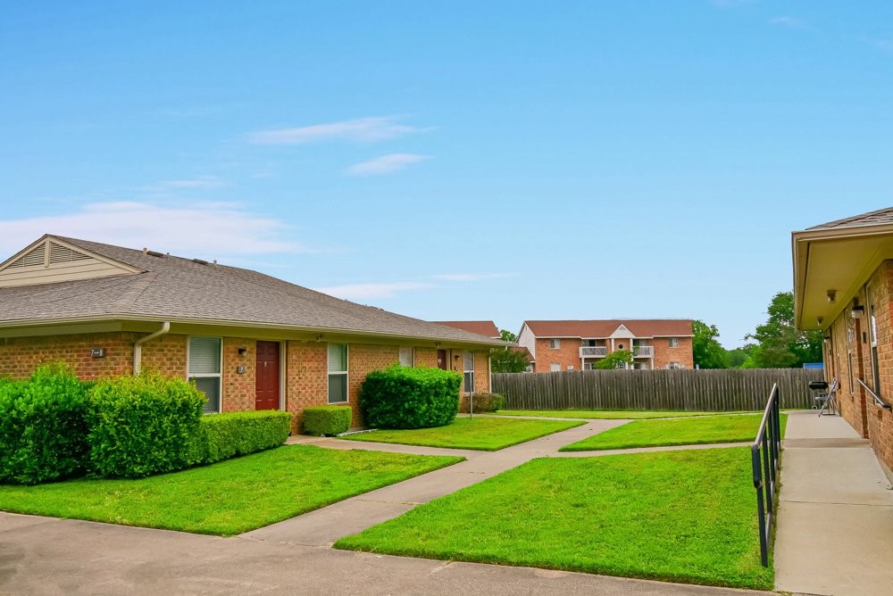 Malakoff Condo: 100 Sunset Street