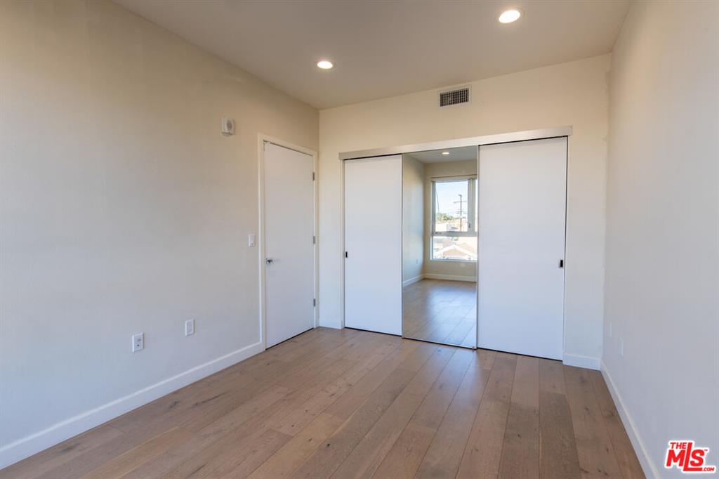 Tye Condo: 111 Metro Dr