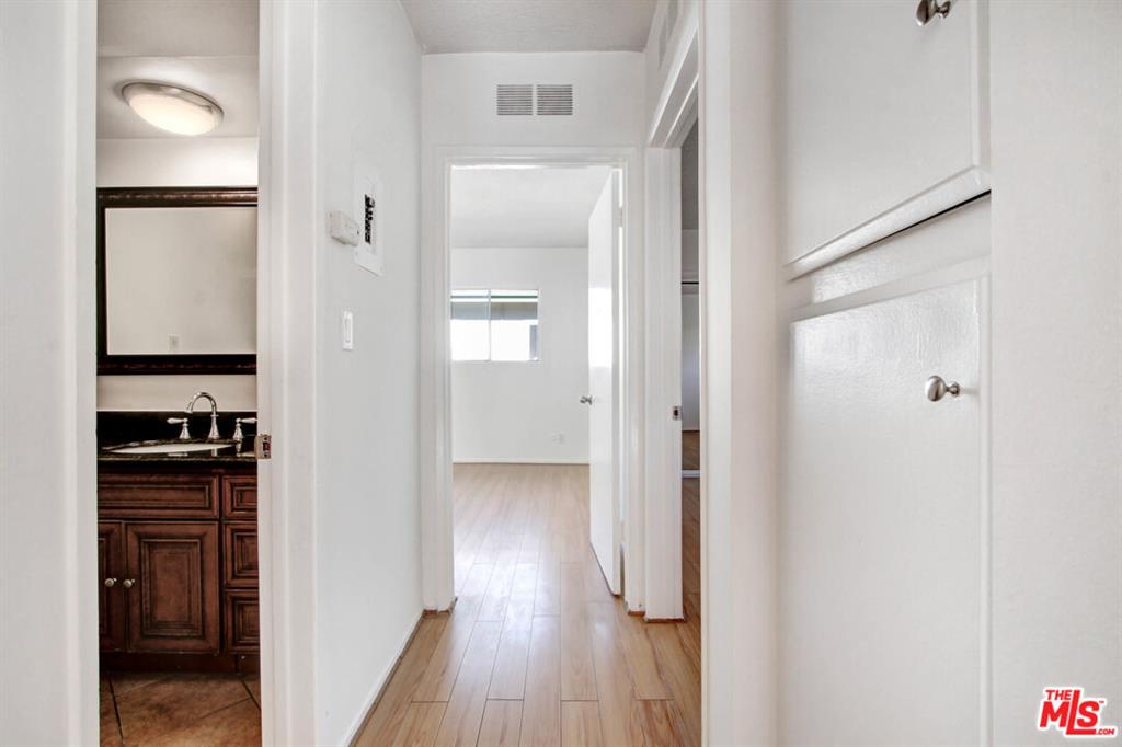 Manchester Condo: 561B Malvern Ct