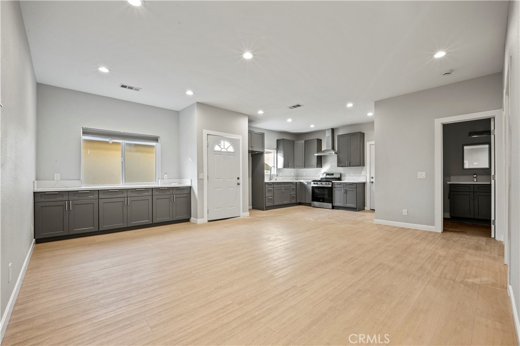 Anaheim Condo: 1584 West Wakefield Avenue