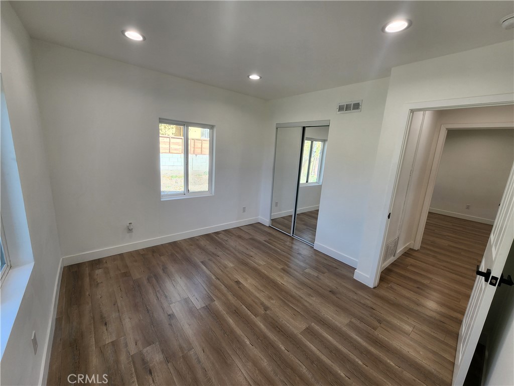 Tujunga Condo: 7665 Machrea Street