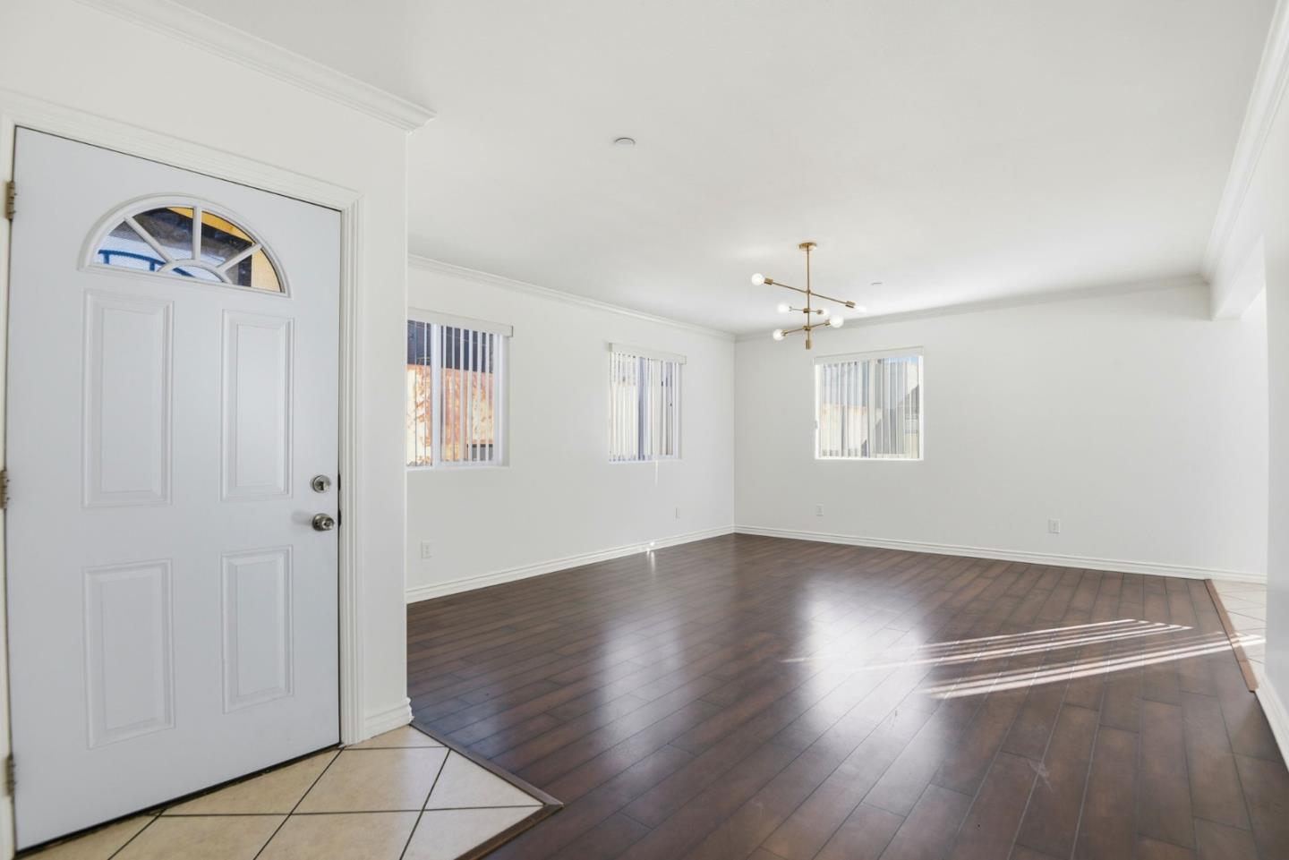 Los Angeles Condo: 1614 West 39th Place