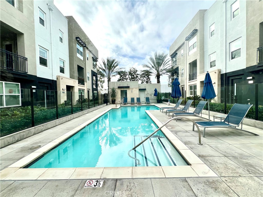 Irvine Condo: 2336 Synergy