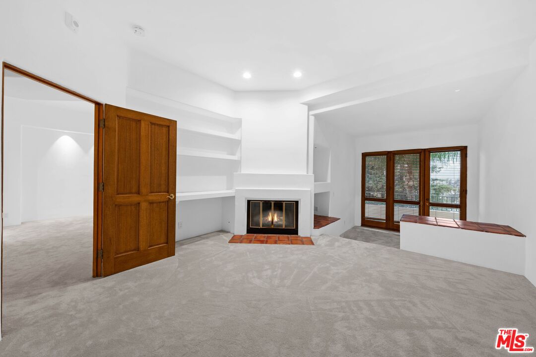 Pacific Palisades Condo: 15500 Sunset Boulevard