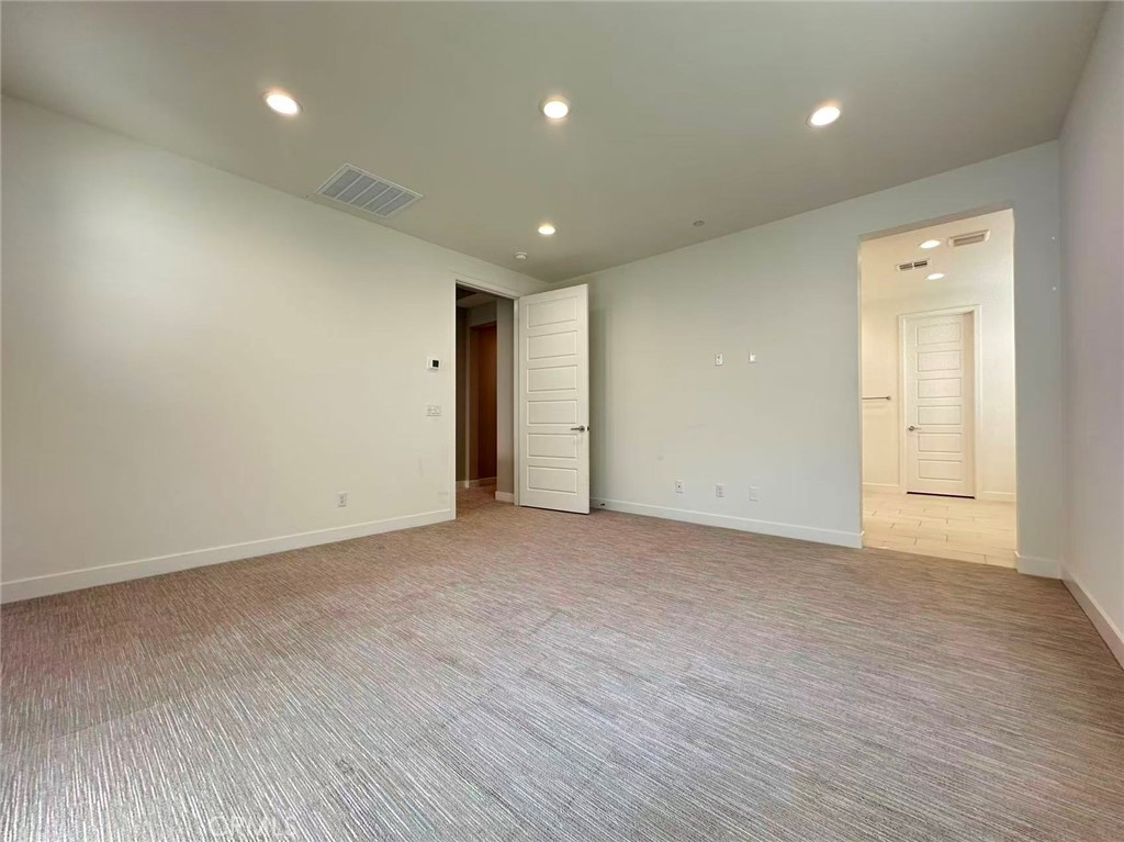 Ontario Condo: 4224 South Crisanta Privado