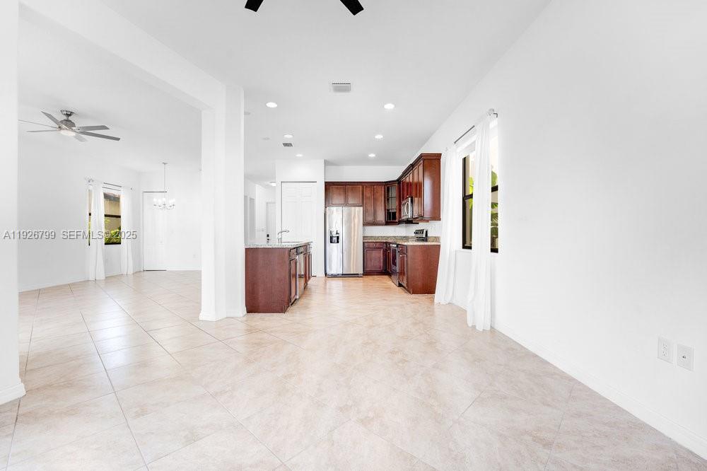 Ave Maria Condo: 5377 Cameron Drive