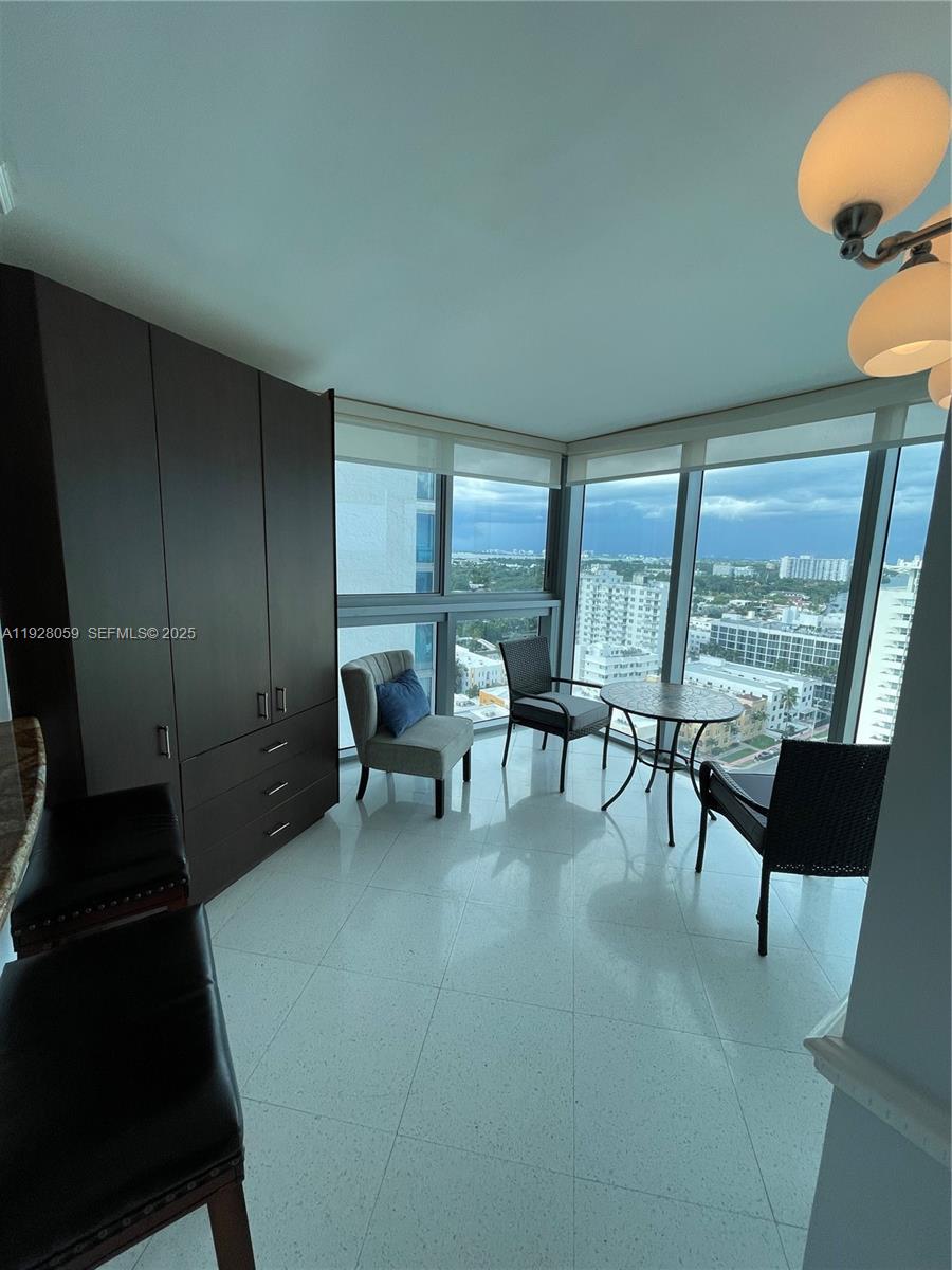 Miami Beach Condo: 2655 Collins Avenue
