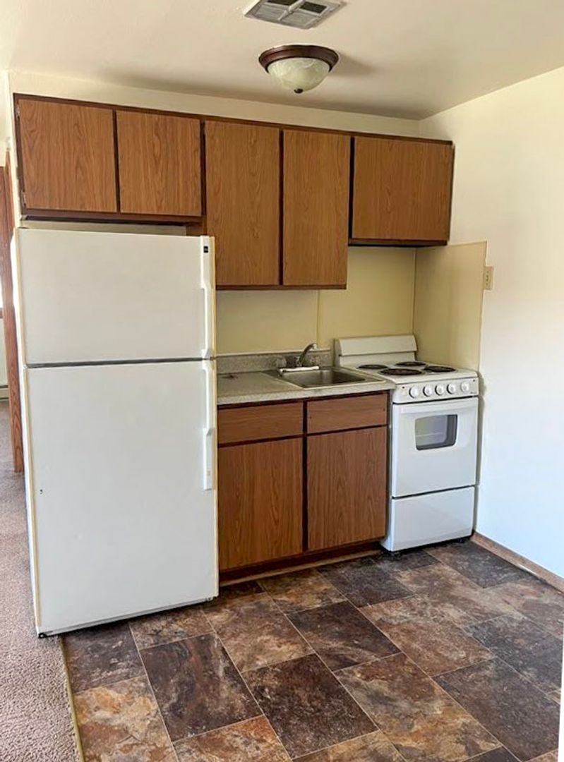 Madison Apartment: 1719 Onsgard Rd