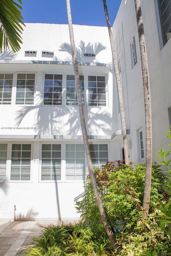 Miami Beach Condo: 1000 Meridian Avenue