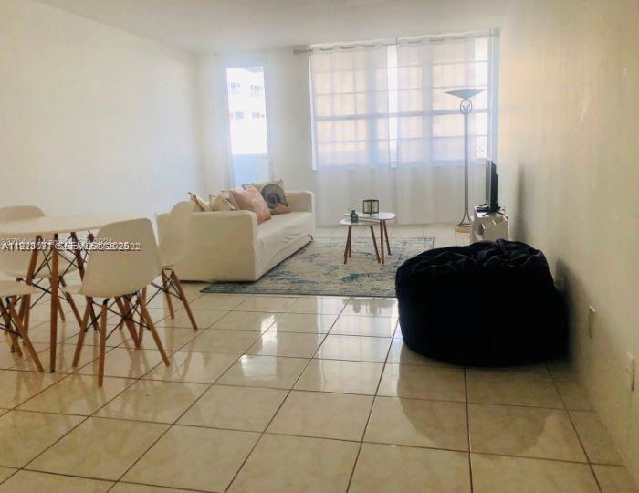 Miami Beach Condo: 100 Lincoln Road