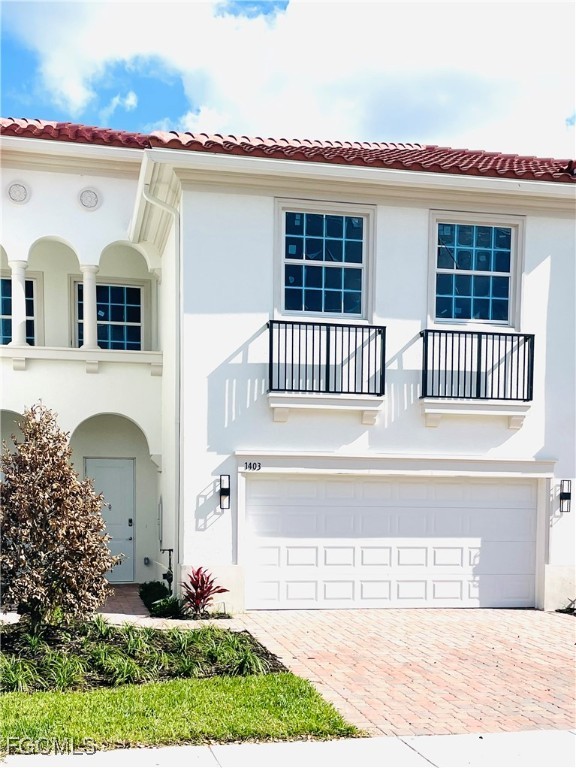 Naples Condo: 7012 Romana Way