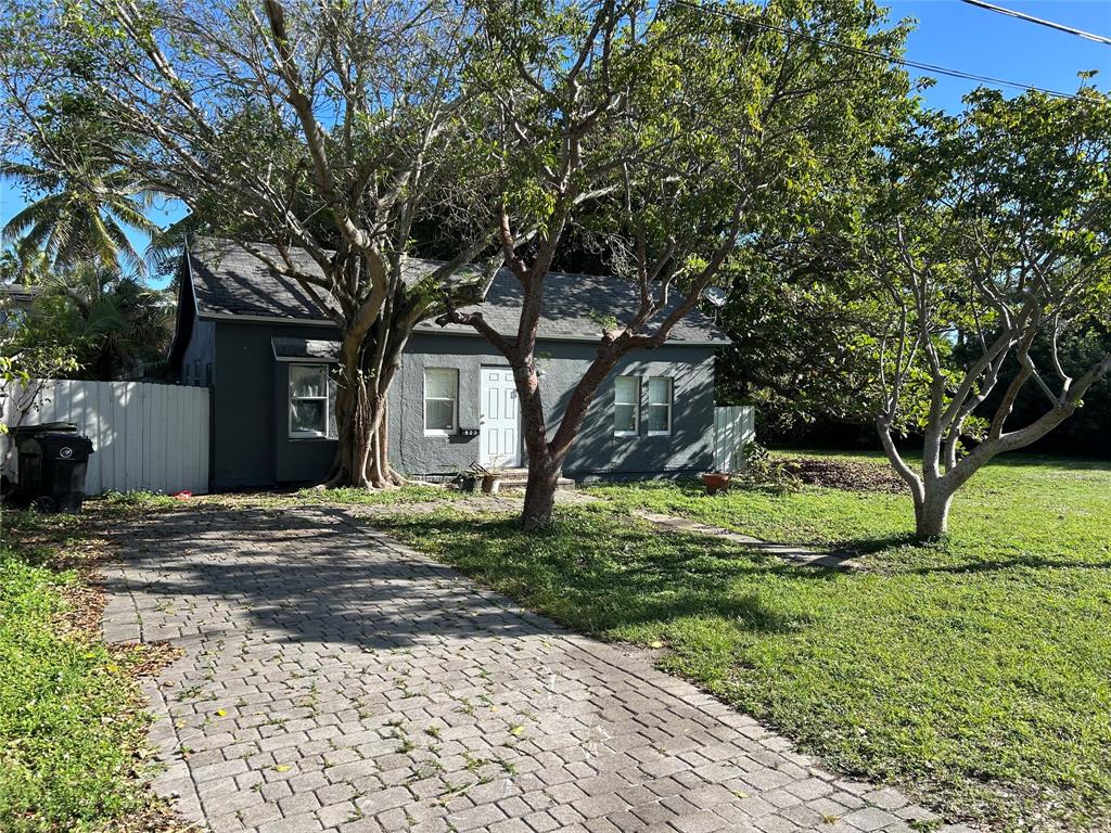 Fort Lauderdale Condo: 823 Northeast 14th Place