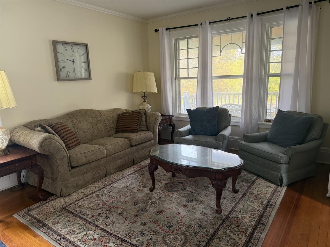 Troy House: 72 Pawling Ave