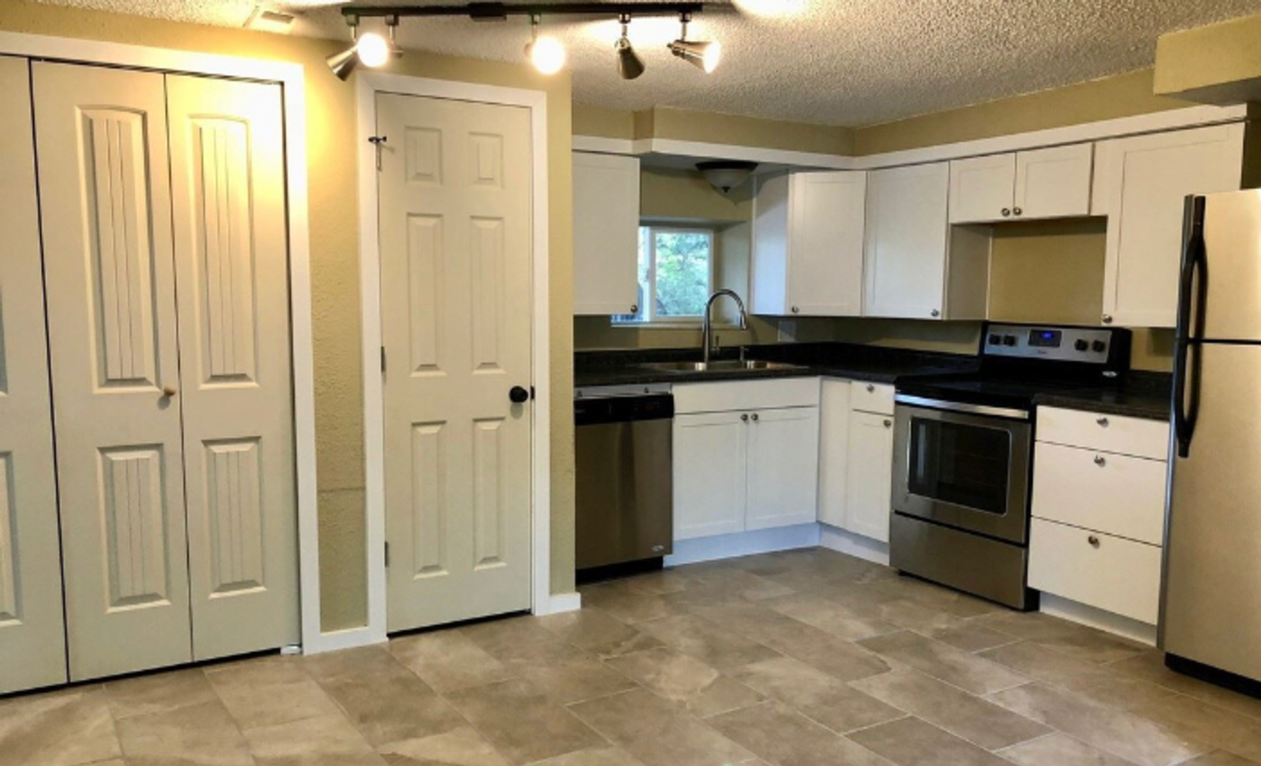 Colorado Springs Apartment: 805 Pioneer Ln