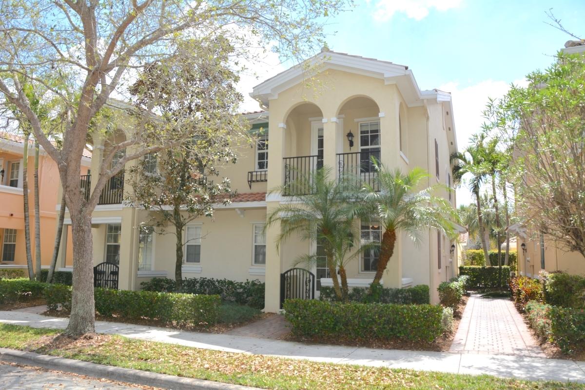 Jupiter Condo: 140 Soriano Drive
