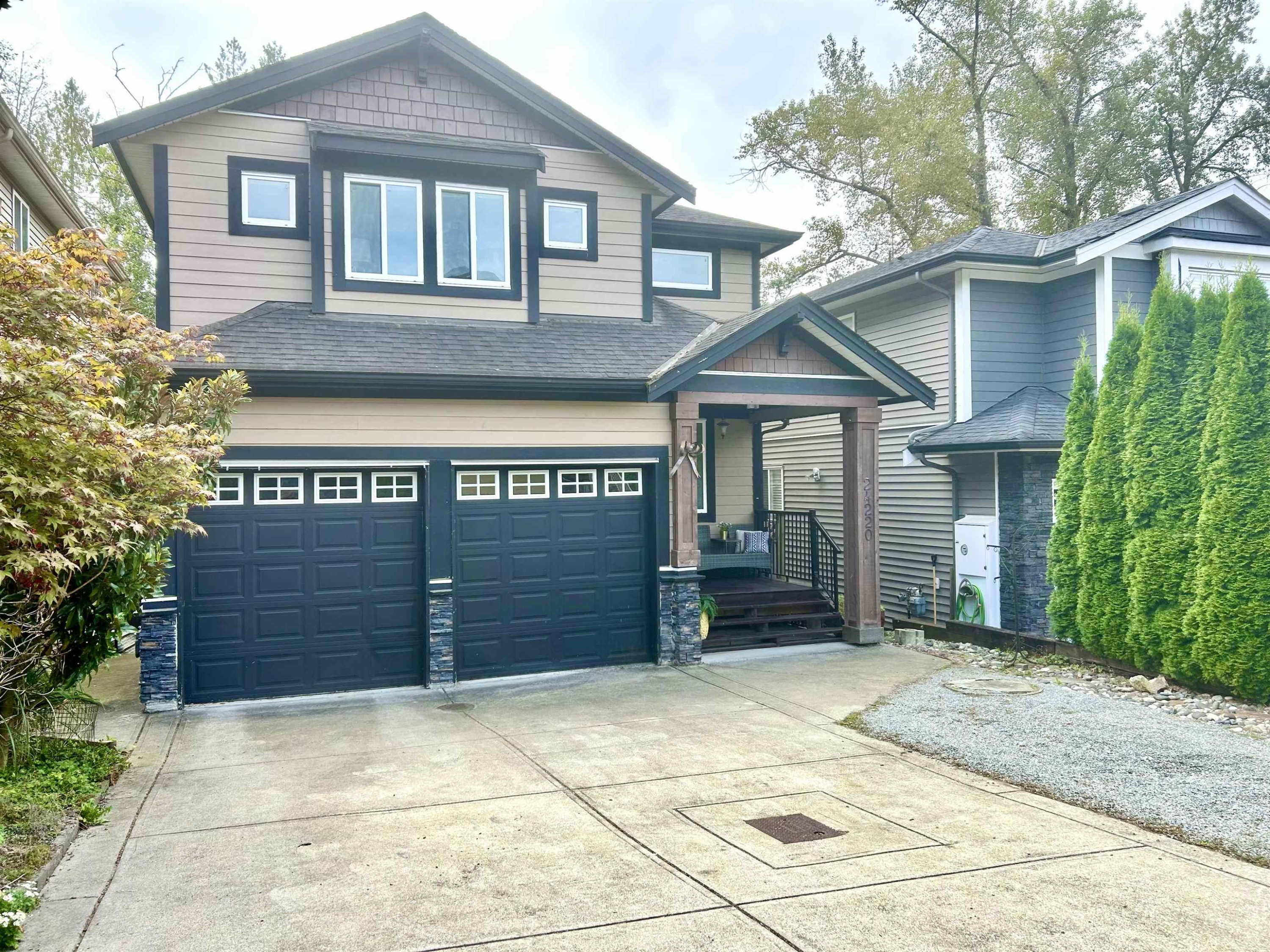 Maple Ridge House: 24220 103A Ave