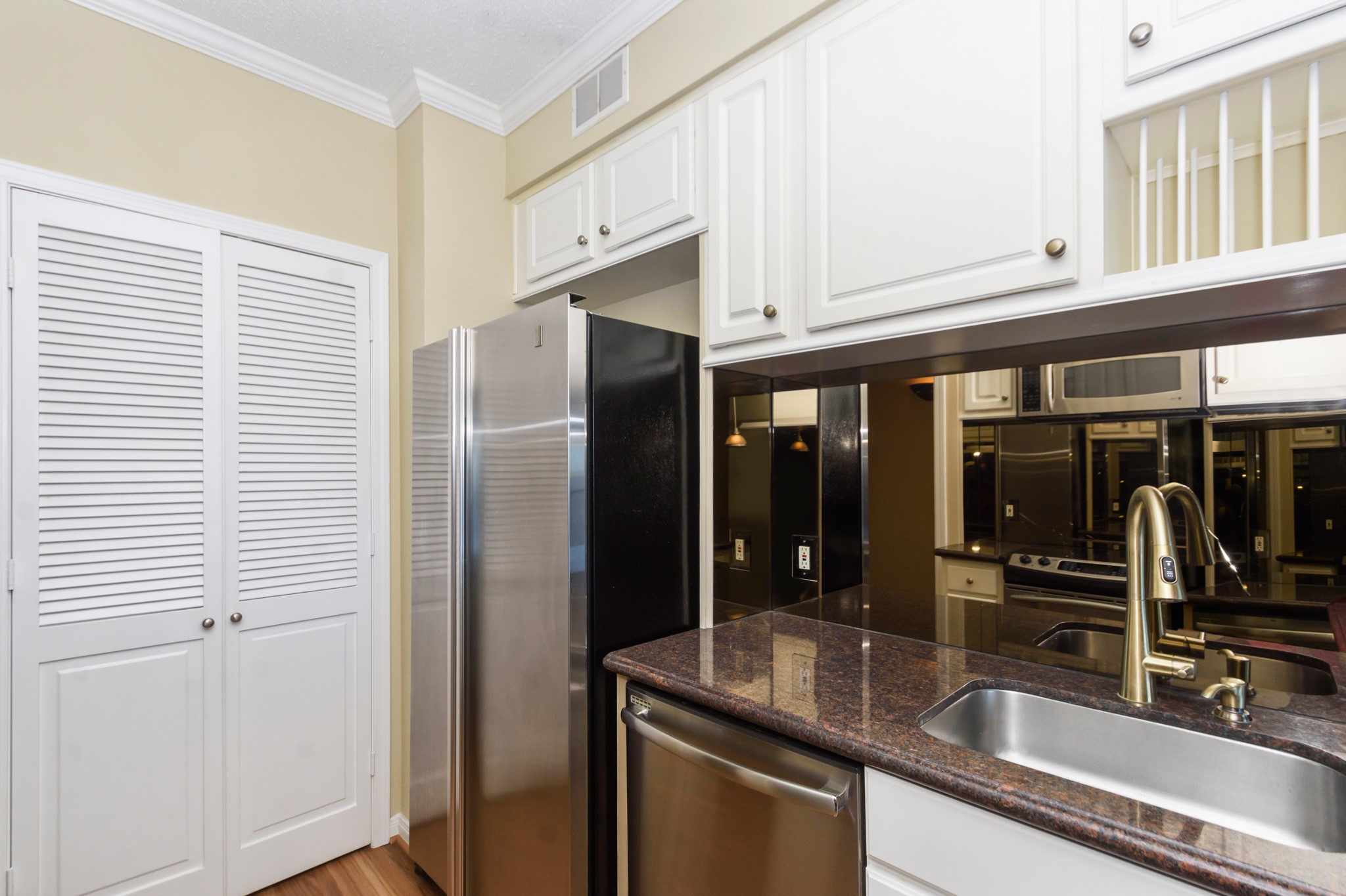 Nassau Bay Condo: 351 Lakeside Lane