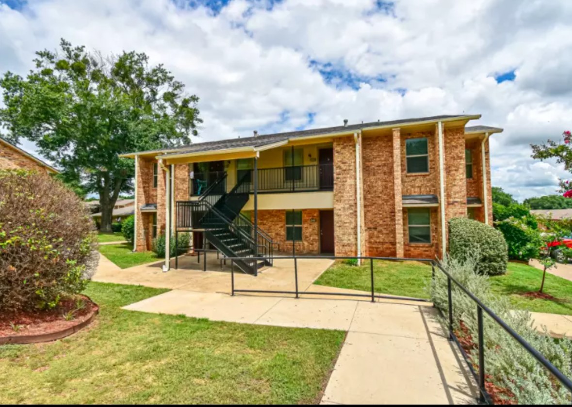 Athens Condo: 160 Gibson Road