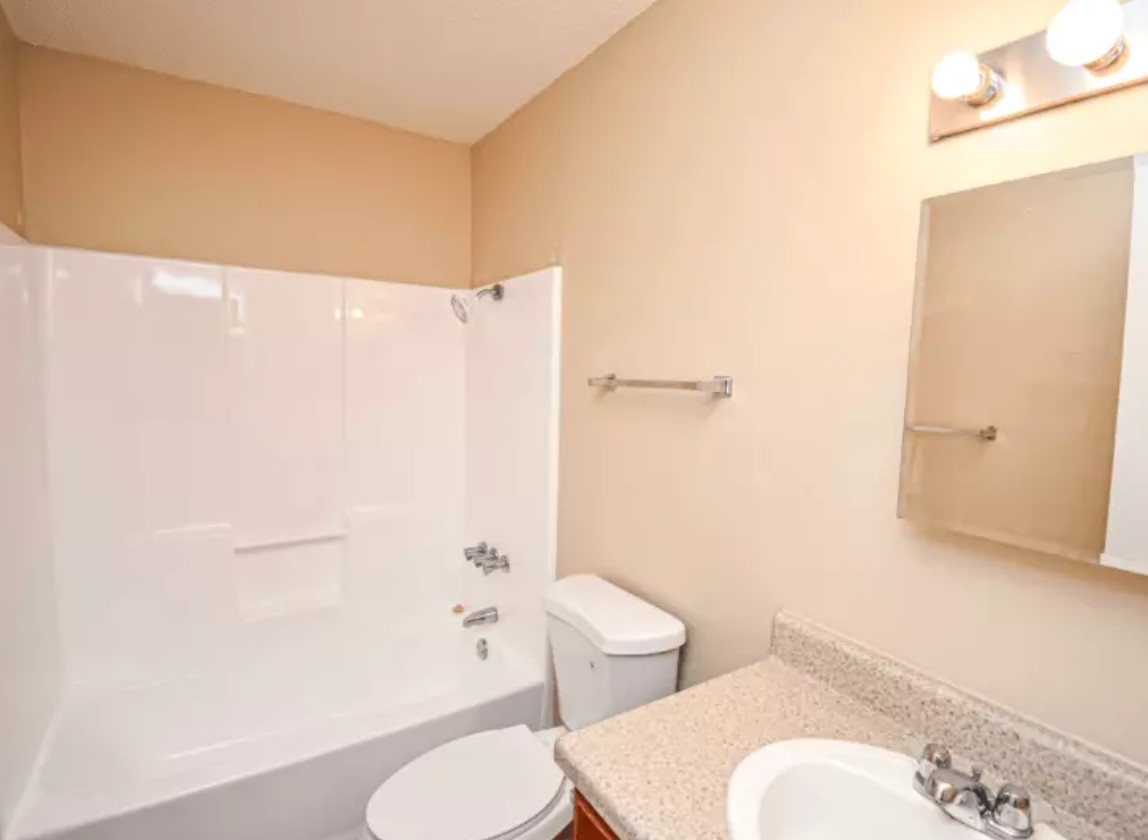 Athens Condo: 160 Gibson Road