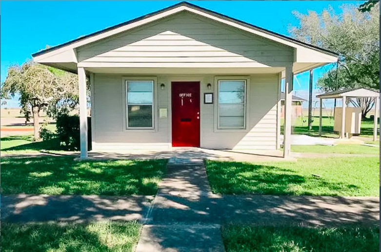 Taft Condo: 425 Farm To Market 631