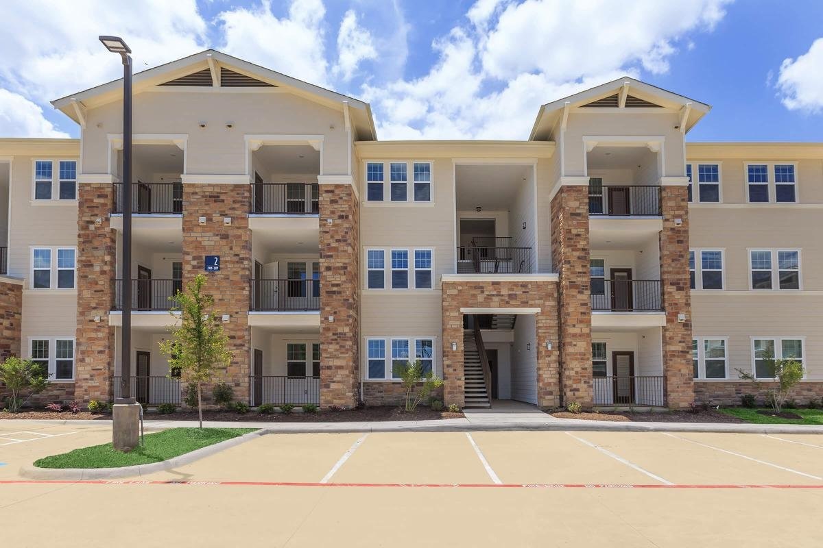 Denison Condo: 4100 North Parkdale Lane