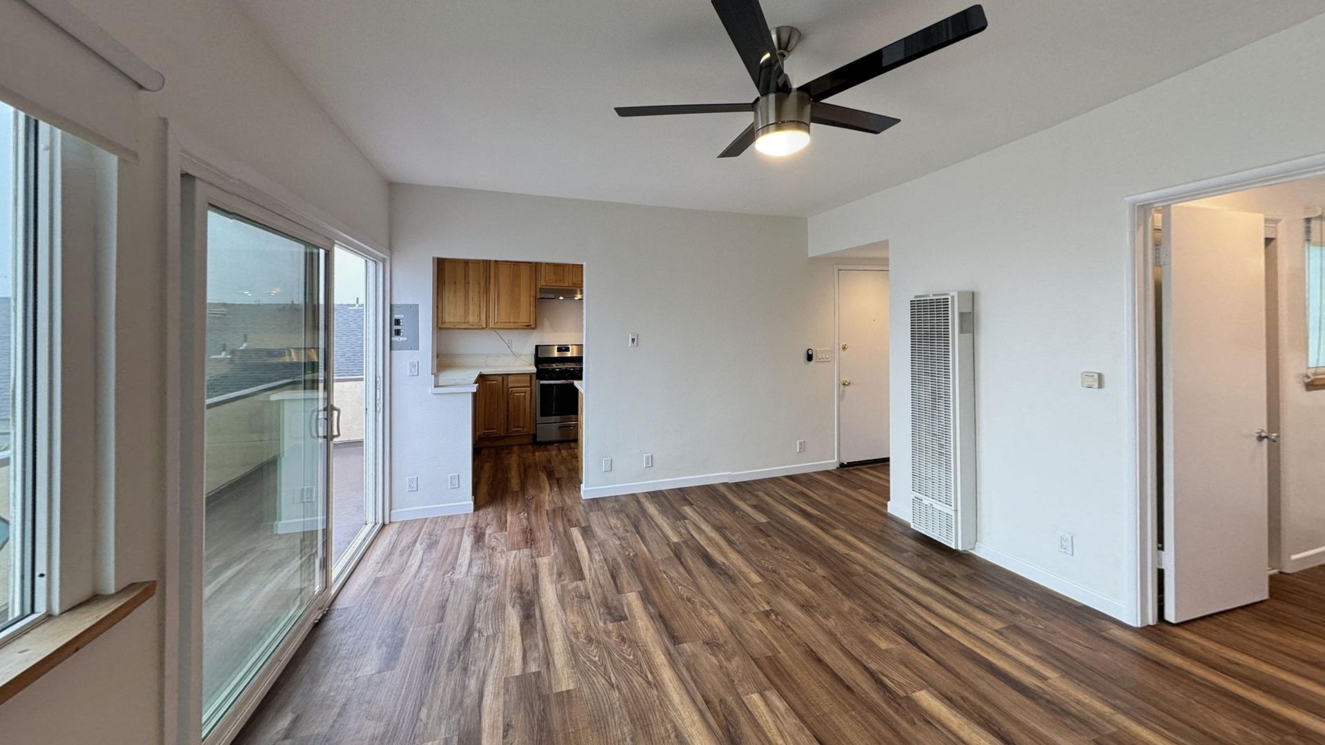 Santa Monica Apartment: 134 Chautauqua Blvd