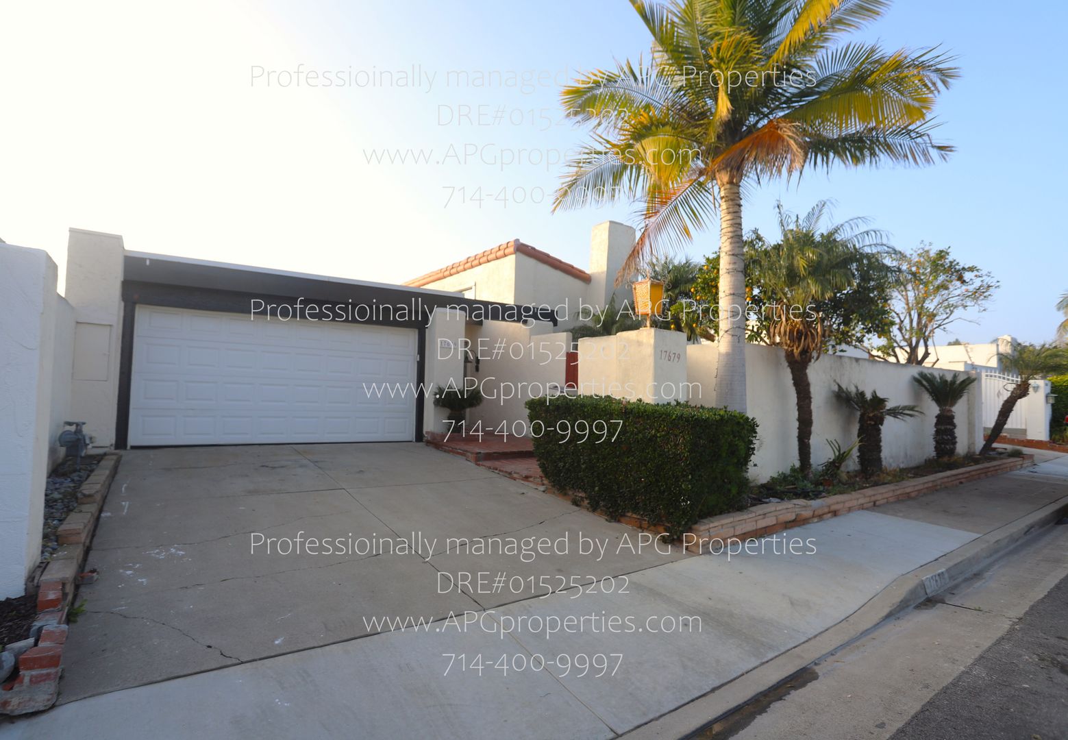 Fountain Valley House: 17679 San Vicente St