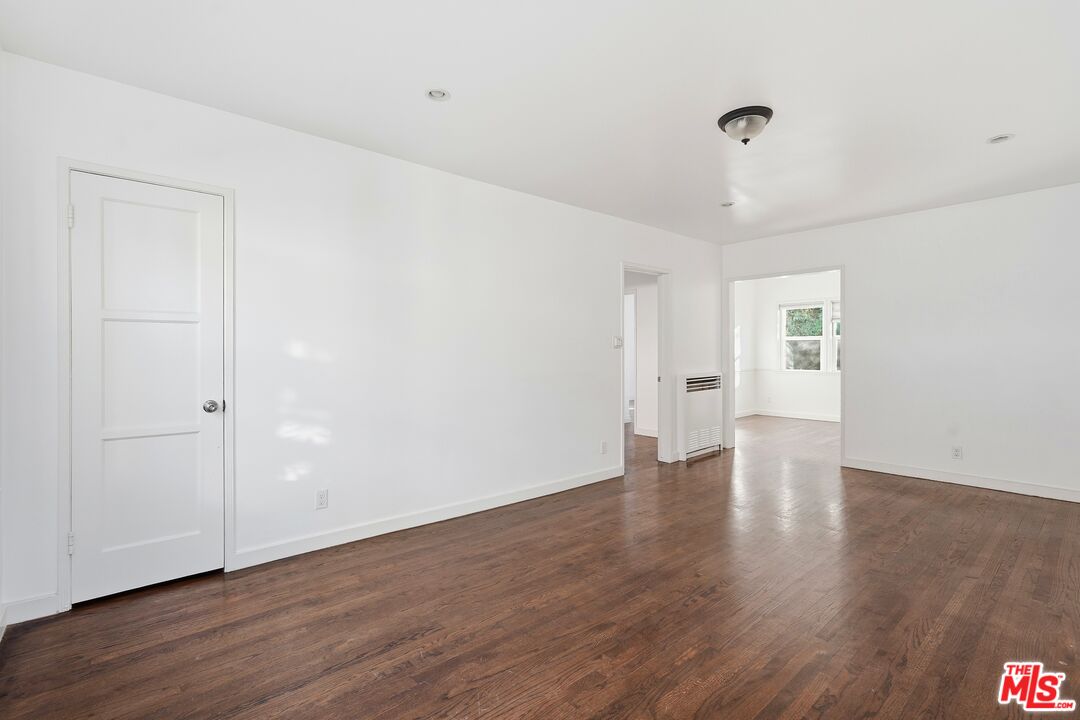 Los Angeles Condo: 1440 South Sherbourne Drive