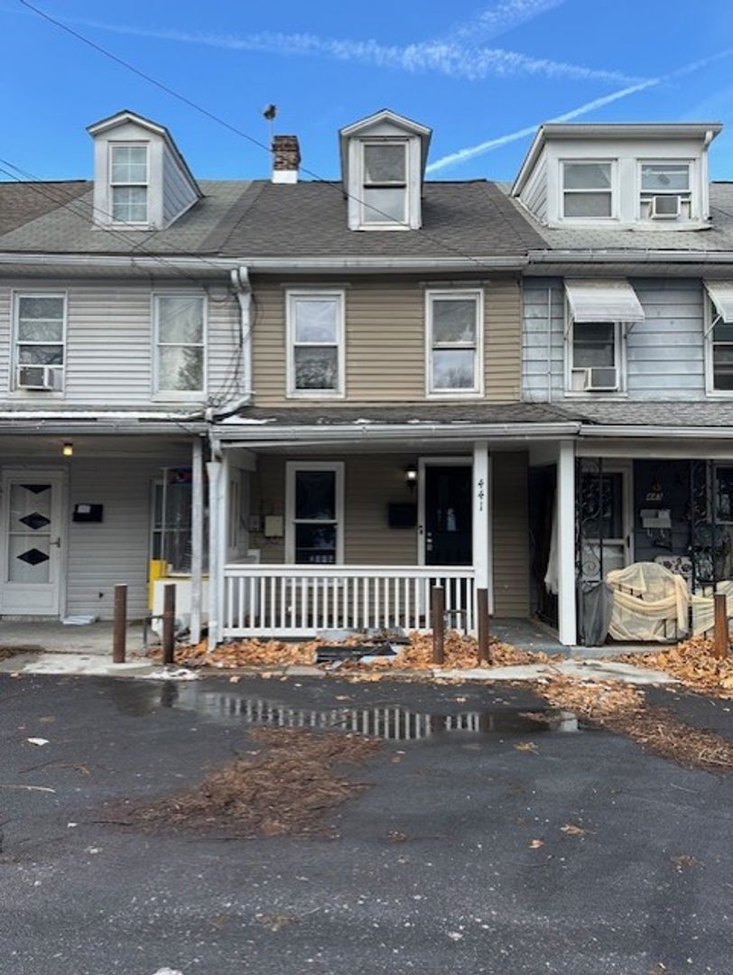 Steelton House: 441 Catherine St