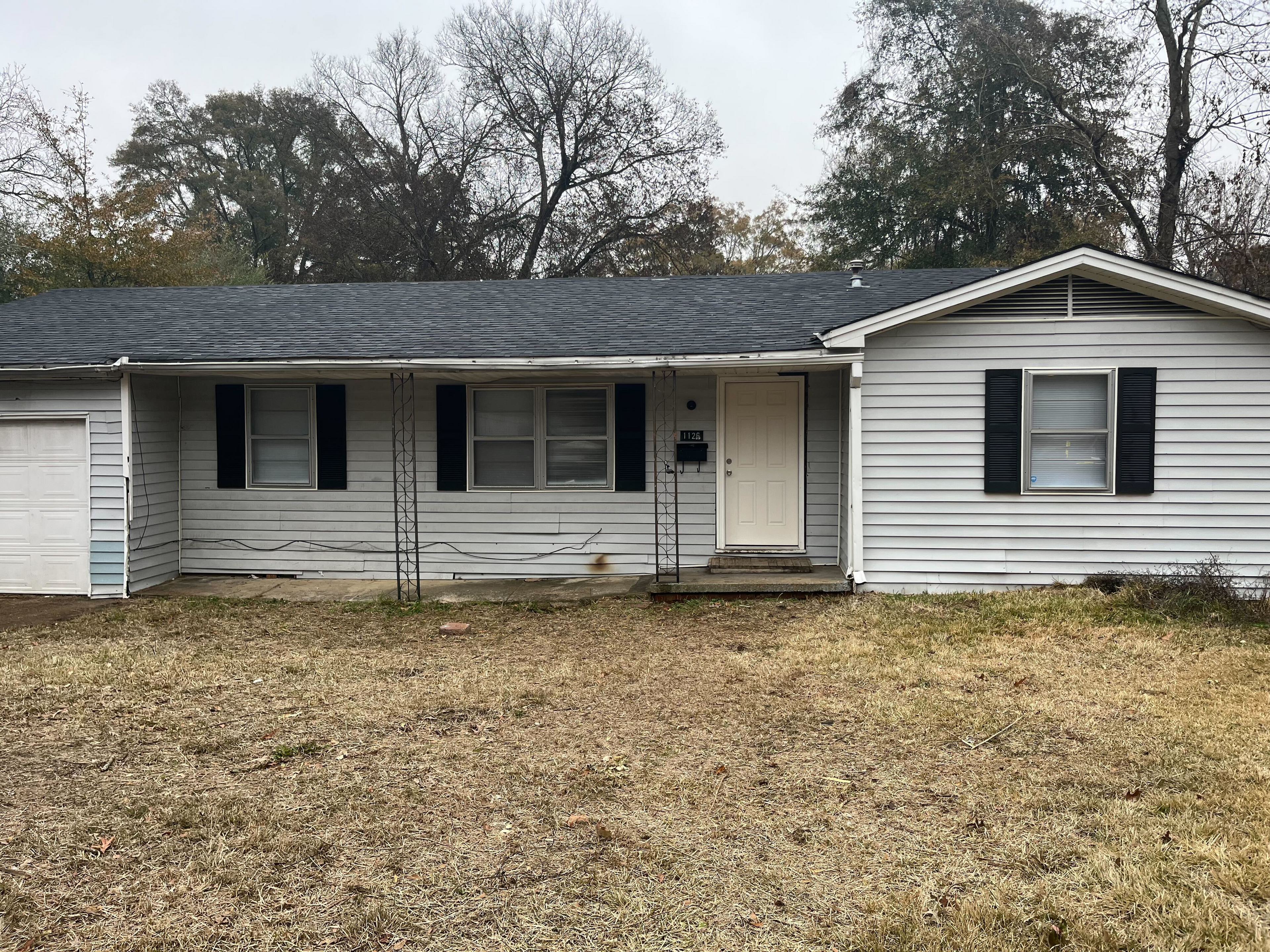 Jackson House: 1126 Barbara Ann Drive