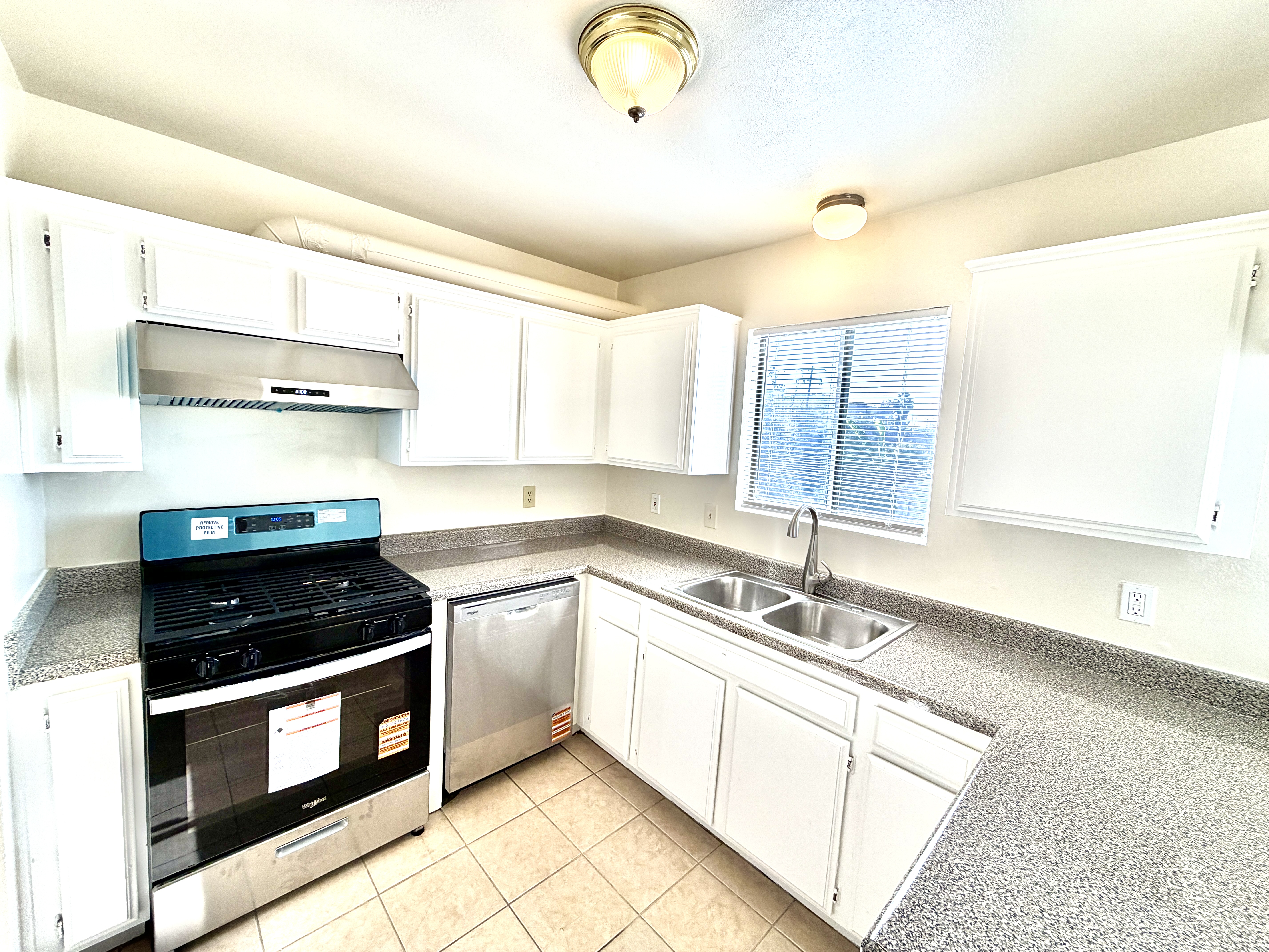 Long Beach Condo: 2908 E South Street