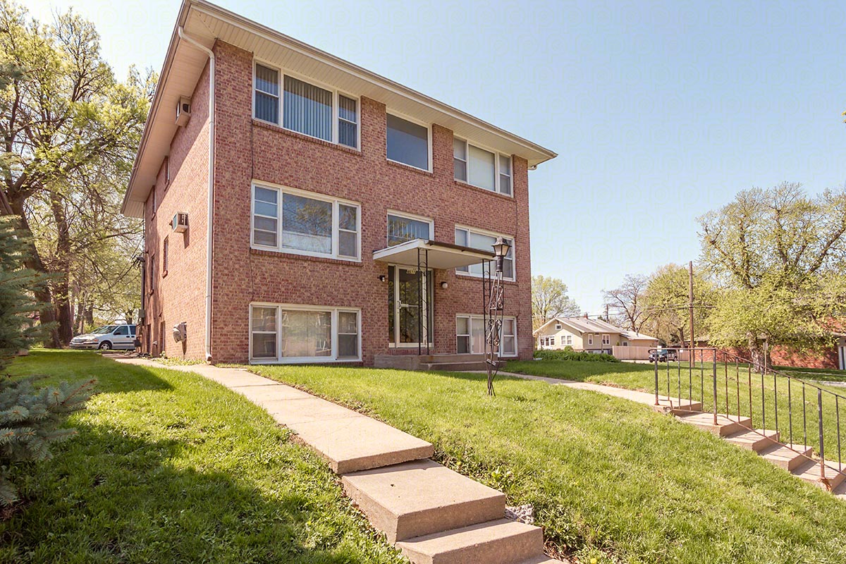 Lincoln Condo: 4611 Cooper  Ave