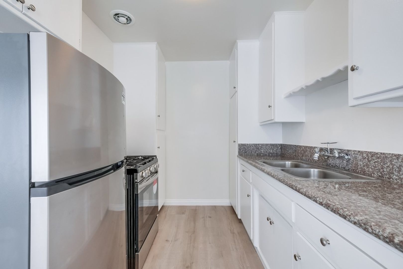 Los Angeles Condo: 6309 8th Ave