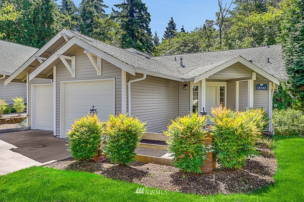 Redmond Townhome: 18641 NE 55th Wy
