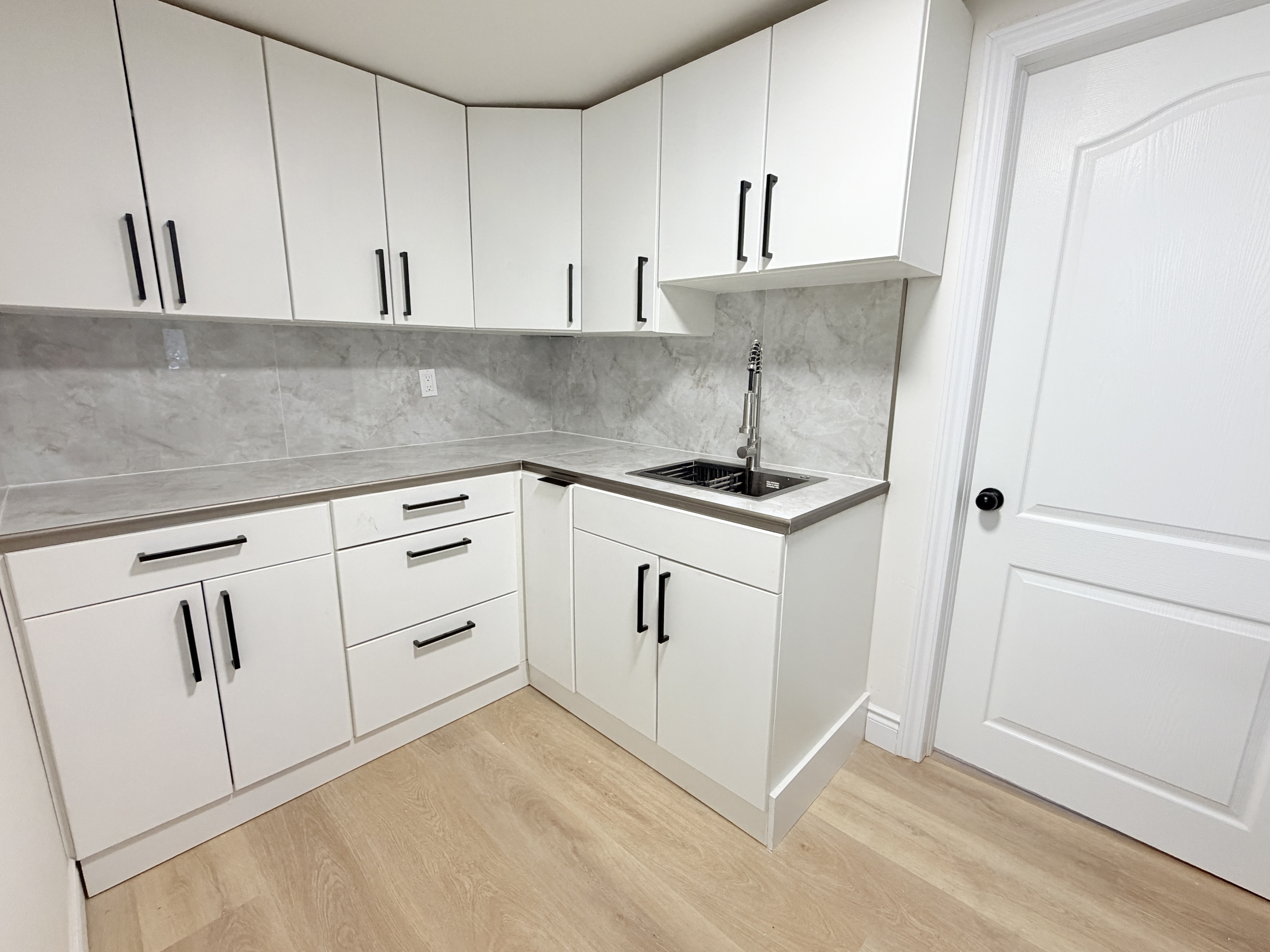 Sarnia Condo: 165 College Ave N