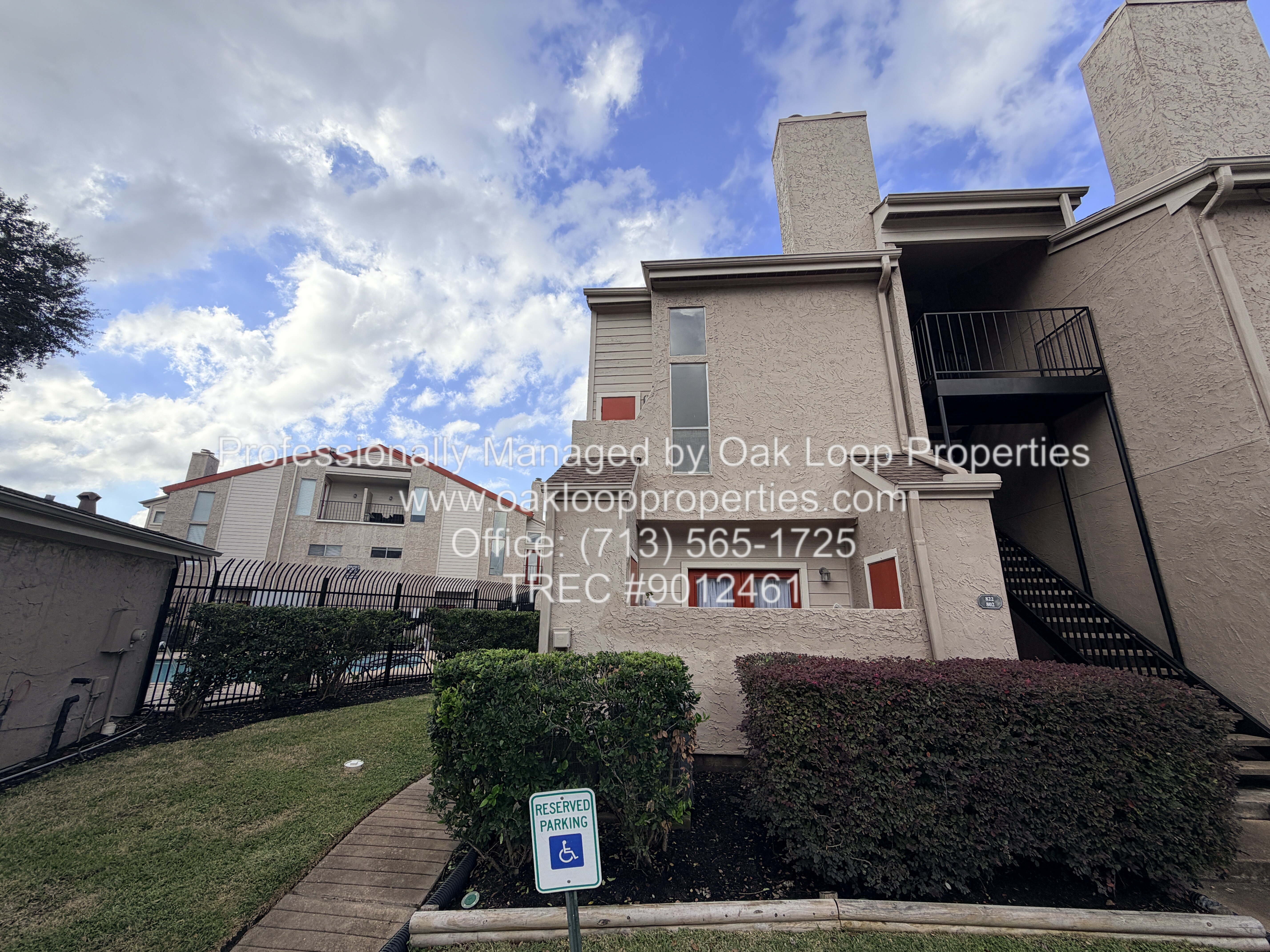 Houston House: 10855 Meadowglen Lane Apt 822