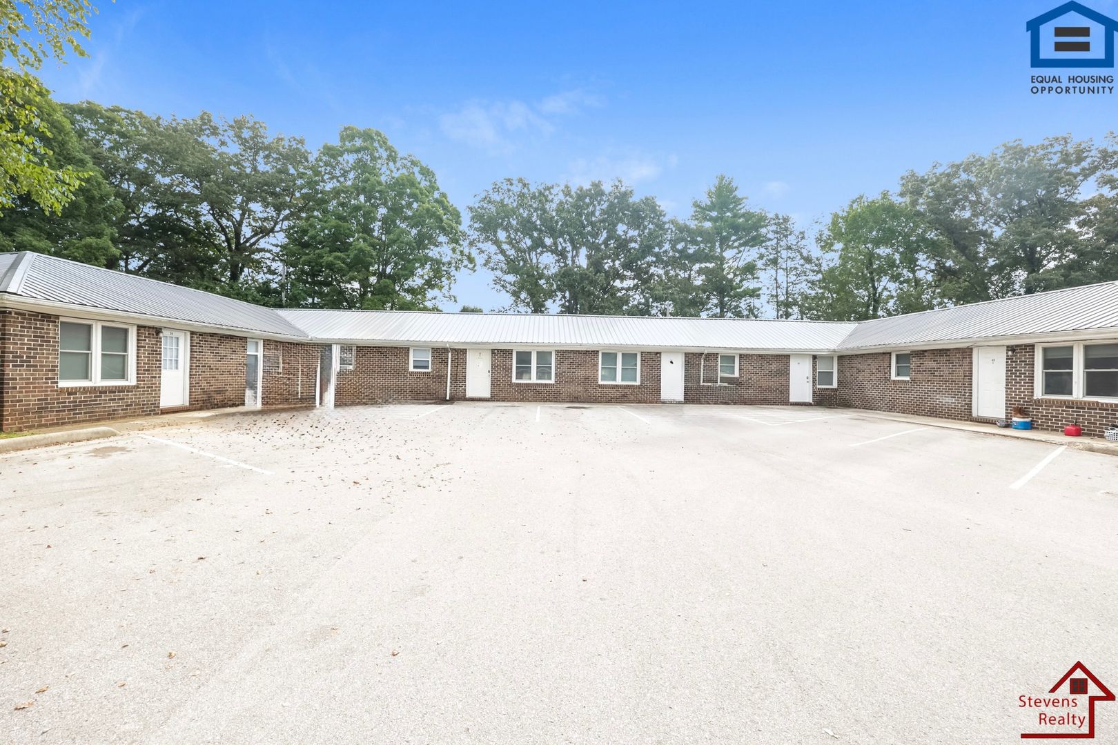 McMinnville Apartment: 702 Couch St