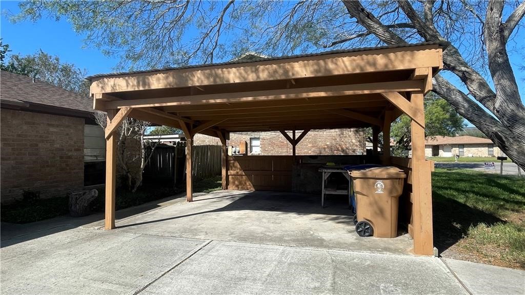 Corpus Christi Condo: 4805 Shadowbend Drive