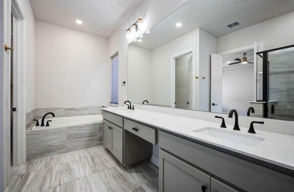 Heath Condo: 3517 Golden Bell Court